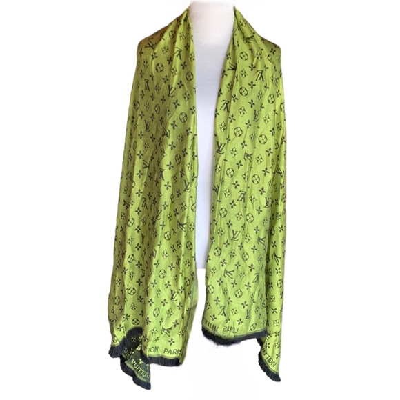 💚LV Monogram Classic Shawl 💚 - Picture 4 of 11